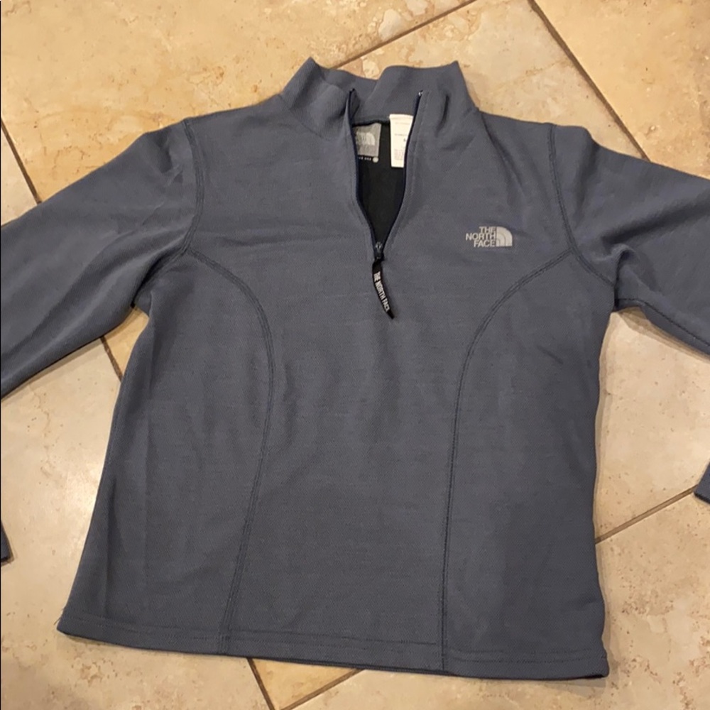 The North Face women’s long sleeve Shirt size S- P